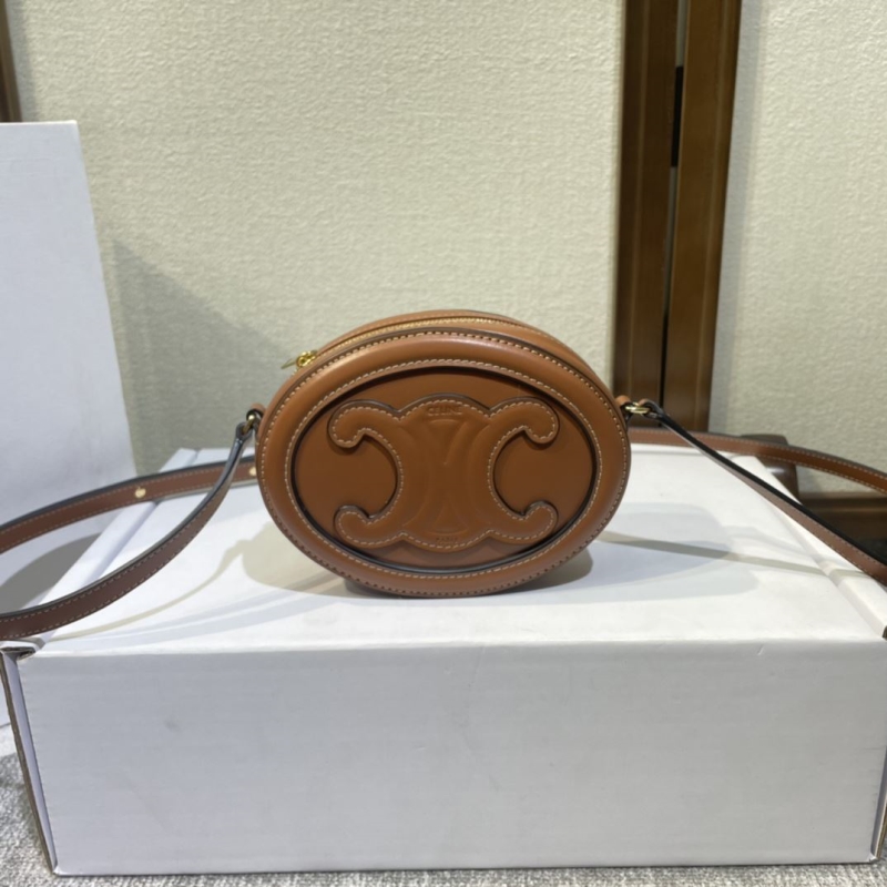 Ce1i*e triomphe bags